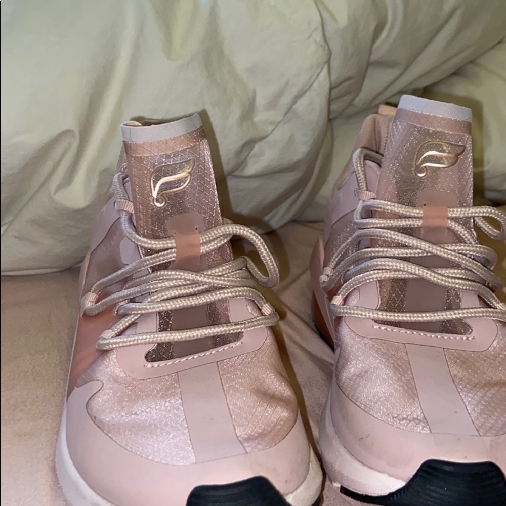 Fabletics running shoes